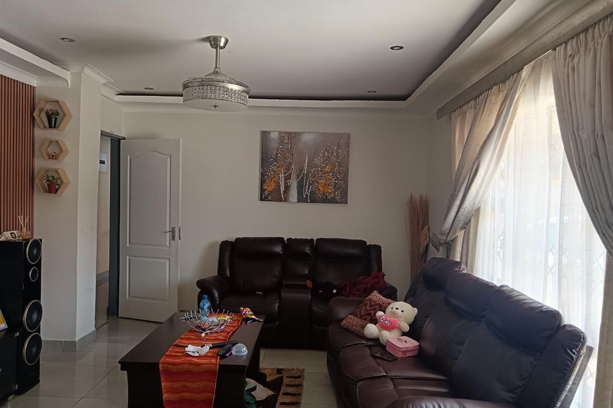 3 Bedroom House For Sale in Diepkloof Zone 3, Diepkloof, Soweto - Photo 5