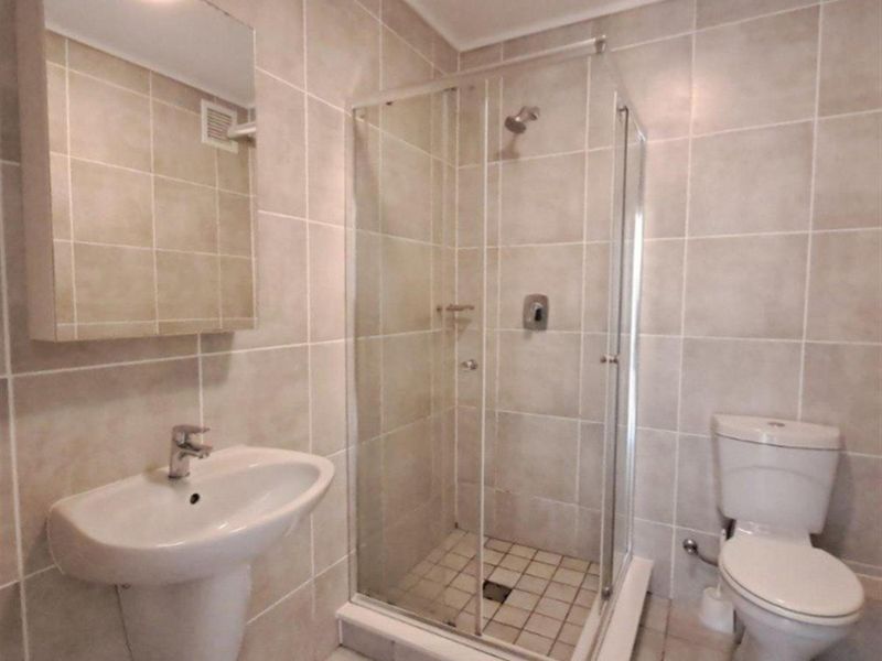 Flat To Rent in Gordons Bay - Photo 3