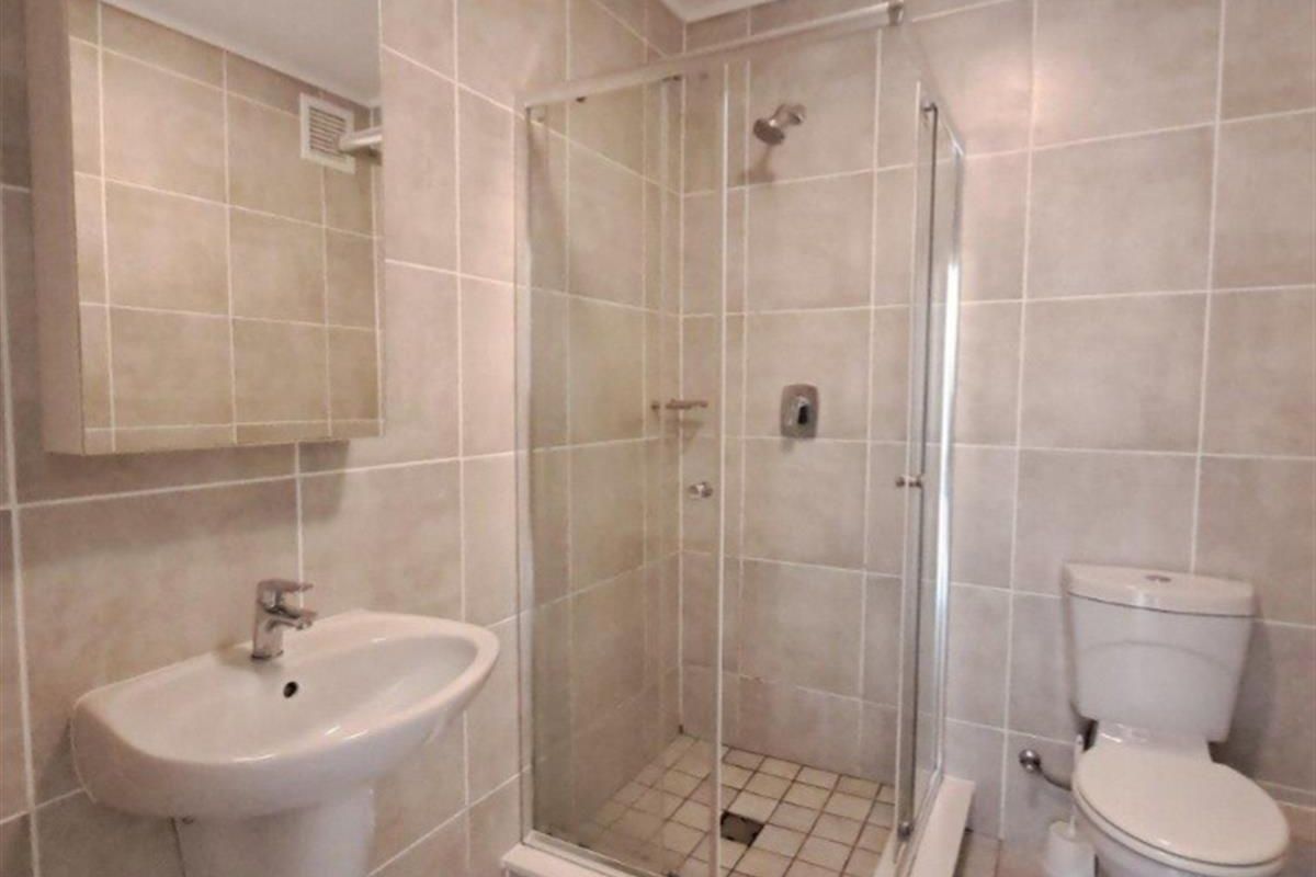 Flat To Rent in Gordons Bay - Photo 3