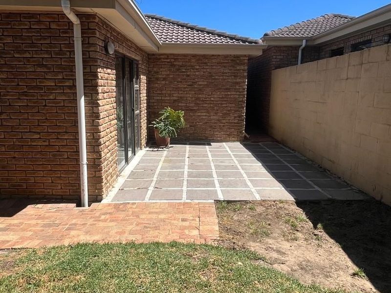 3 Bedroom Home for Rent in Welgevonden Estate Durbanville - Photo 8