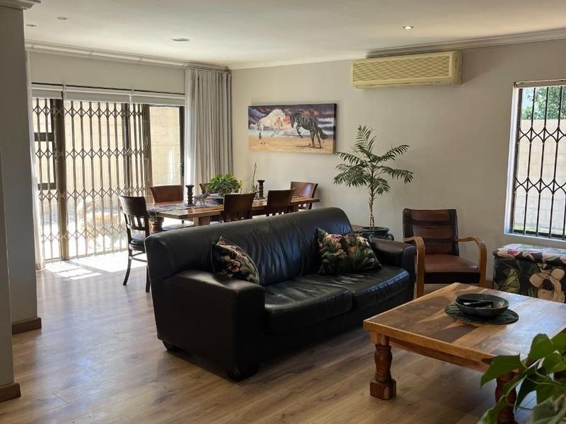 Modern 3 Bedroom Home for Rent in the Popular Welgevonden Estate - Photo 2