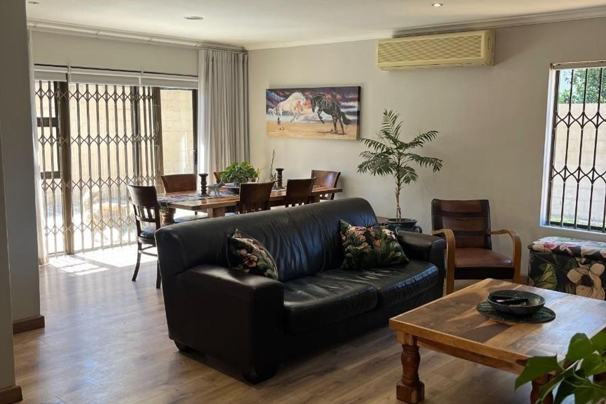 Modern 3 Bedroom Home for Rent in the Popular Welgevonden Estate - Photo 2
