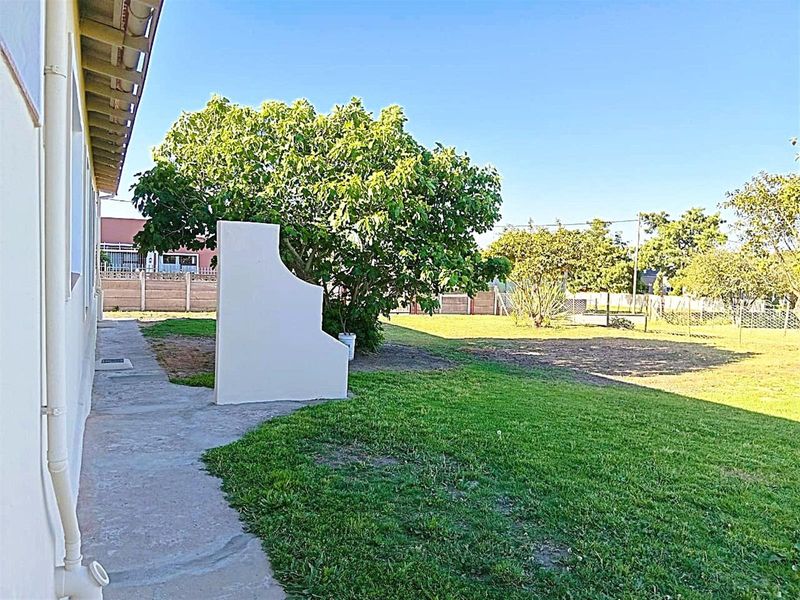 Your Dream Family Home Awaits in Albertinia - Photo 7