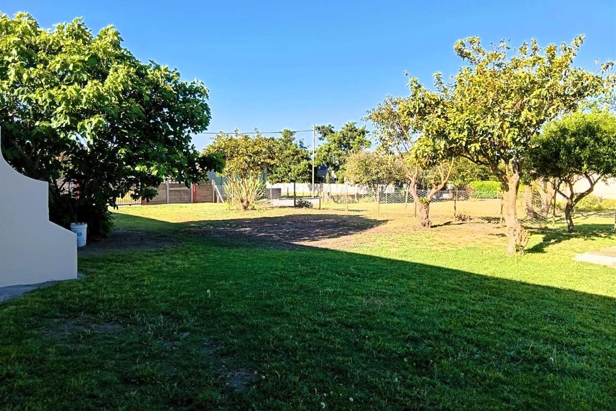 Your Dream Family Home Awaits in Albertinia - Photo 3