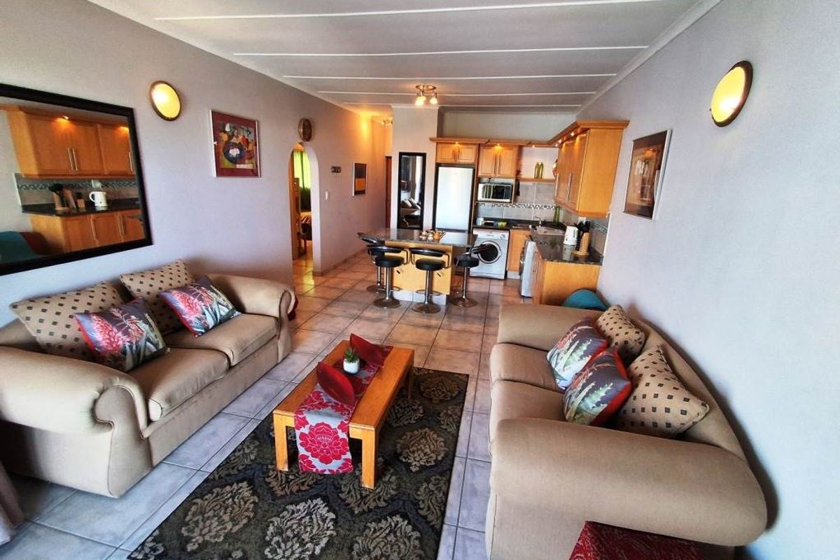 Apartment For Sale in Manaba Beach Margate KwaZulu Natal - Photo 3