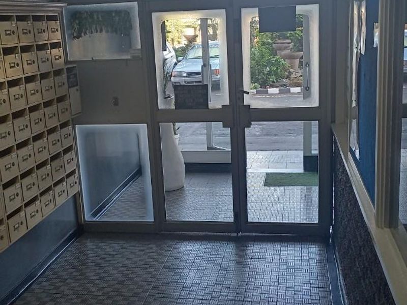 Apartment For Sale in Umbilo, Durban, KwaZulu Natal - Photo 3