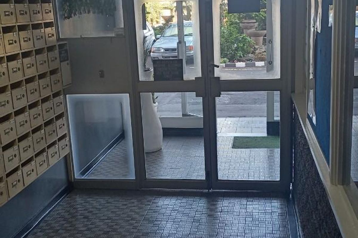 Apartment For Sale in Umbilo, Durban, KwaZulu Natal - Photo 3