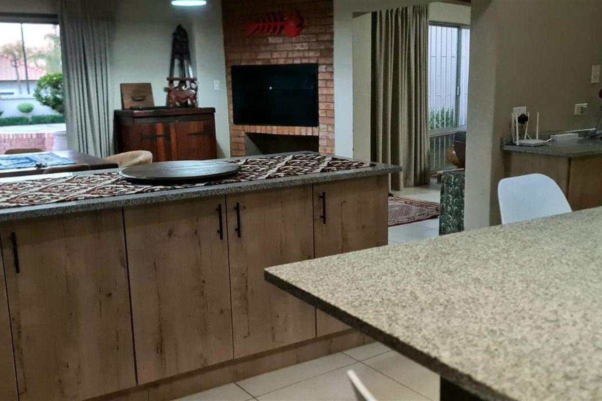 Modern Family Haven & Entertainer’s Dream in Marble Hall! - Photo 5