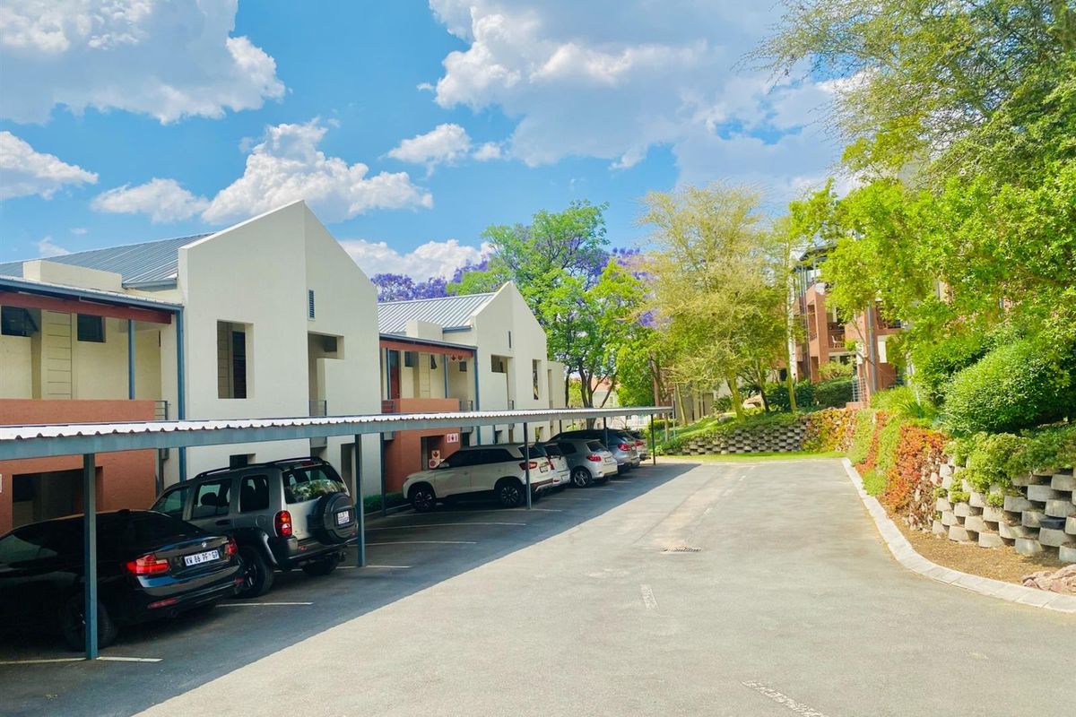 2-Bedroom  2-Bathroom 2 Car park  Available for sale in Bryanston, - Photo 4