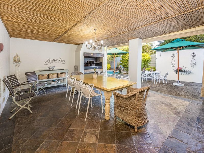 4 Bedroom family house with great LOCATION! - Photo 5