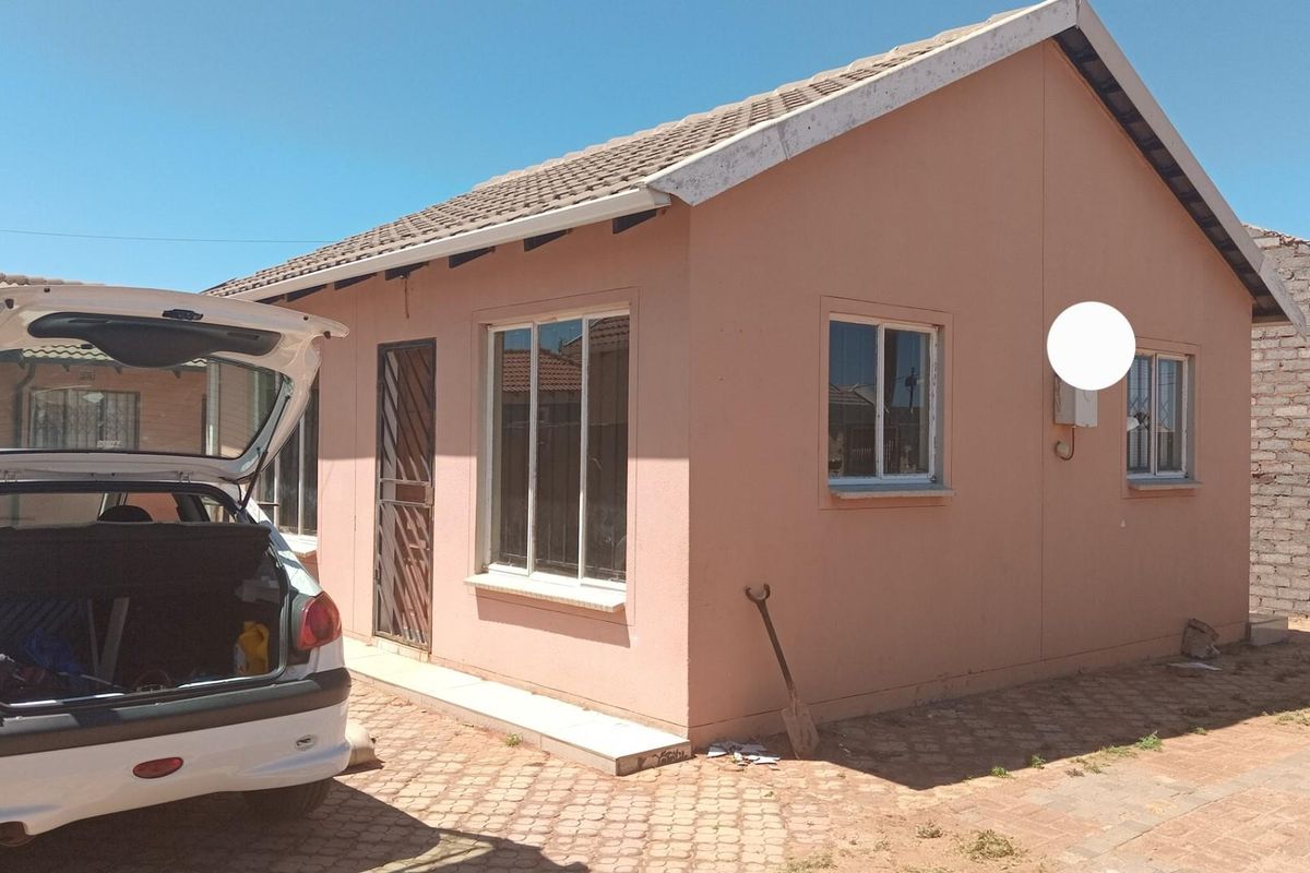 House For Sale in Protea Glen, Soweto - Photo 4