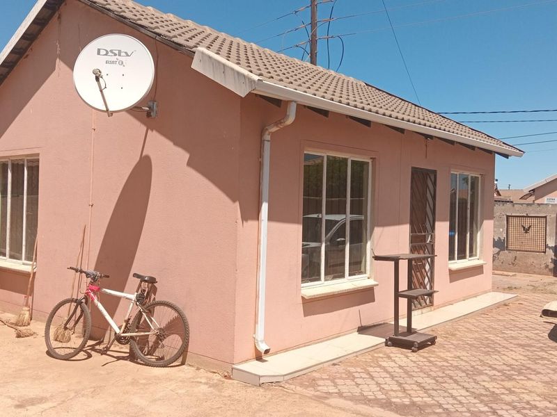 House For Sale in Protea Glen, Soweto - Photo 2