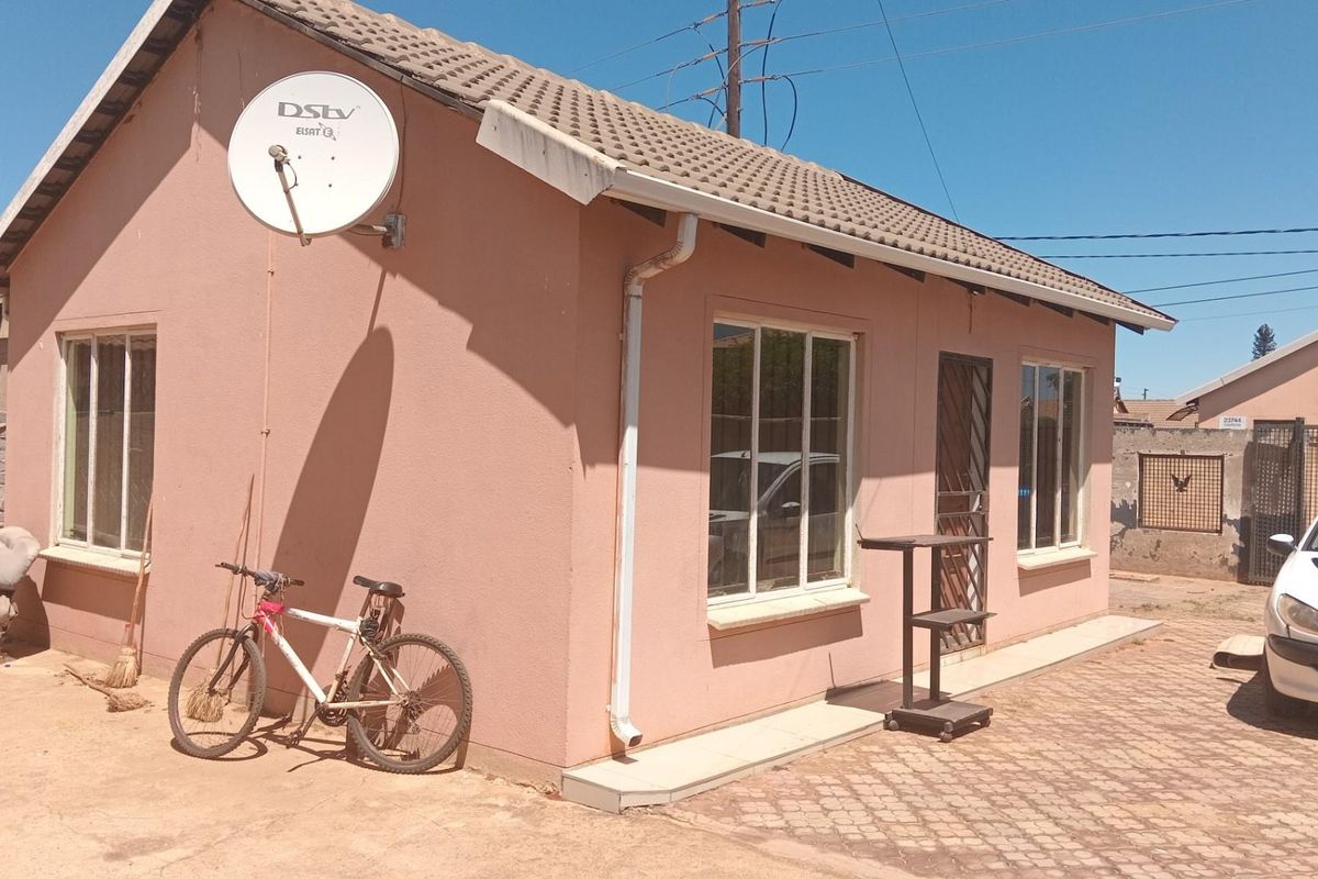 House For Sale in Protea Glen, Soweto - Photo 2