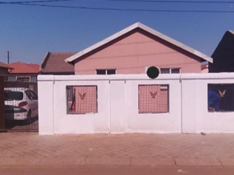 House For Sale in Protea Glen, Soweto - Photo 1
