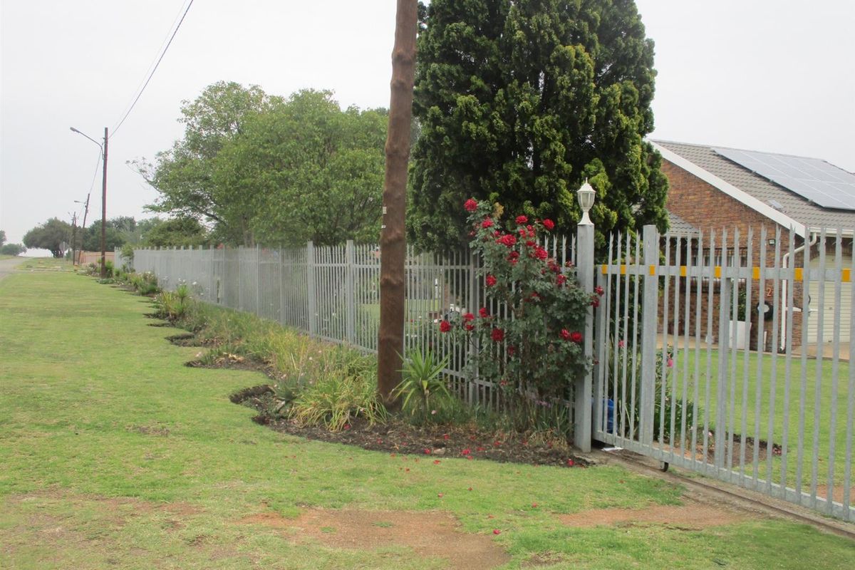 Bargain 3 Bed Family Home For Sale in Devon/Price Reduced - Photo 3