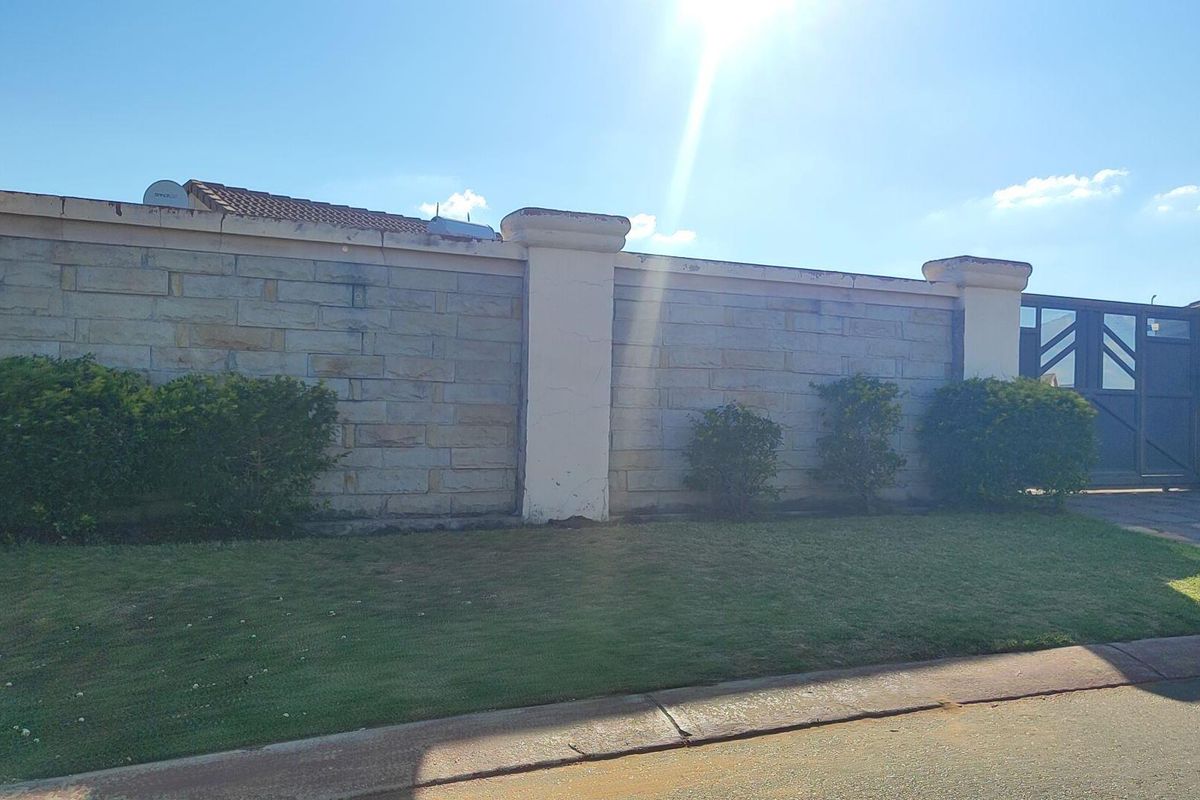 House For Sale in Crystal Park, Benoni - Photo 4