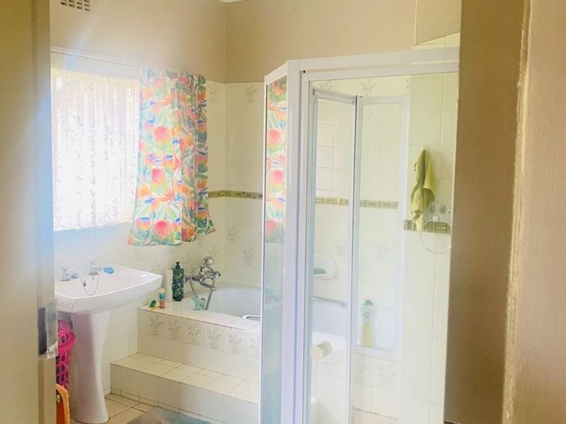 House For Sale in Utrecht, KwaZulu Natal - Photo 2