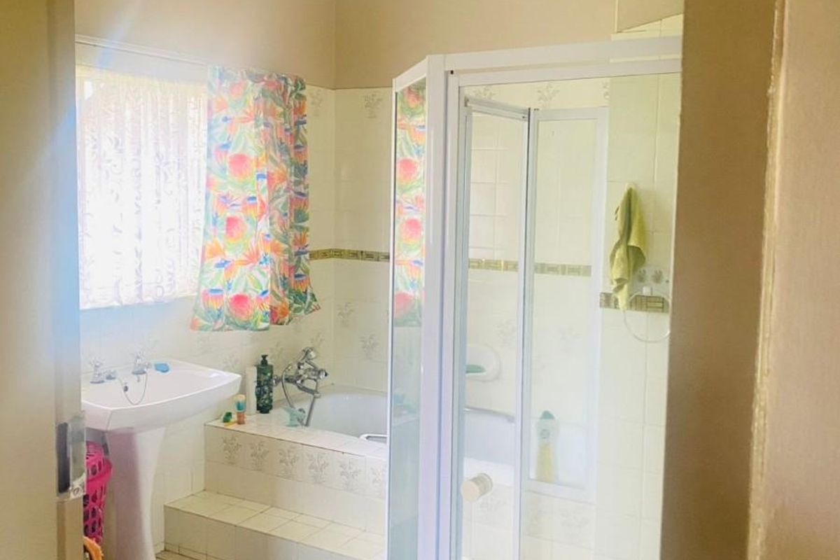 House For Sale in Utrecht, KwaZulu Natal - Photo 2