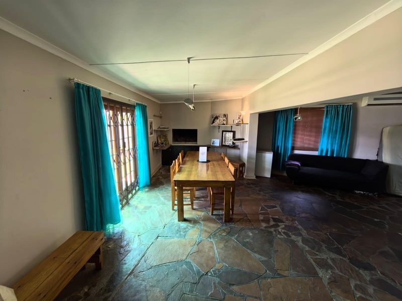 3 Bedroom openplan gem with entertainment area, pool and FLAT! - Photo 7