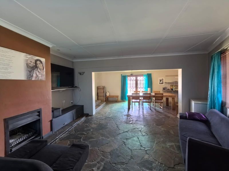 3 Bedroom openplan gem with entertainment area, pool and FLAT! - Photo 8