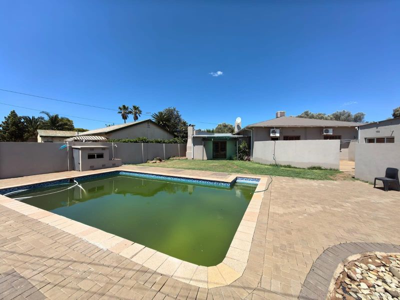 3 Bedroom openplan gem with entertainment area, pool and FLAT! - Photo 1