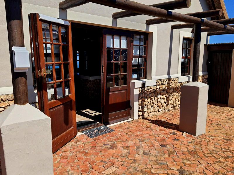 Nature-Embraced Coastal Cottage in Eco Estate - Photo 6