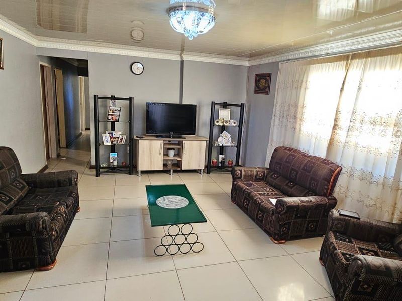 Starter Home - Ideal for First-Time Buyers. - Photo 2