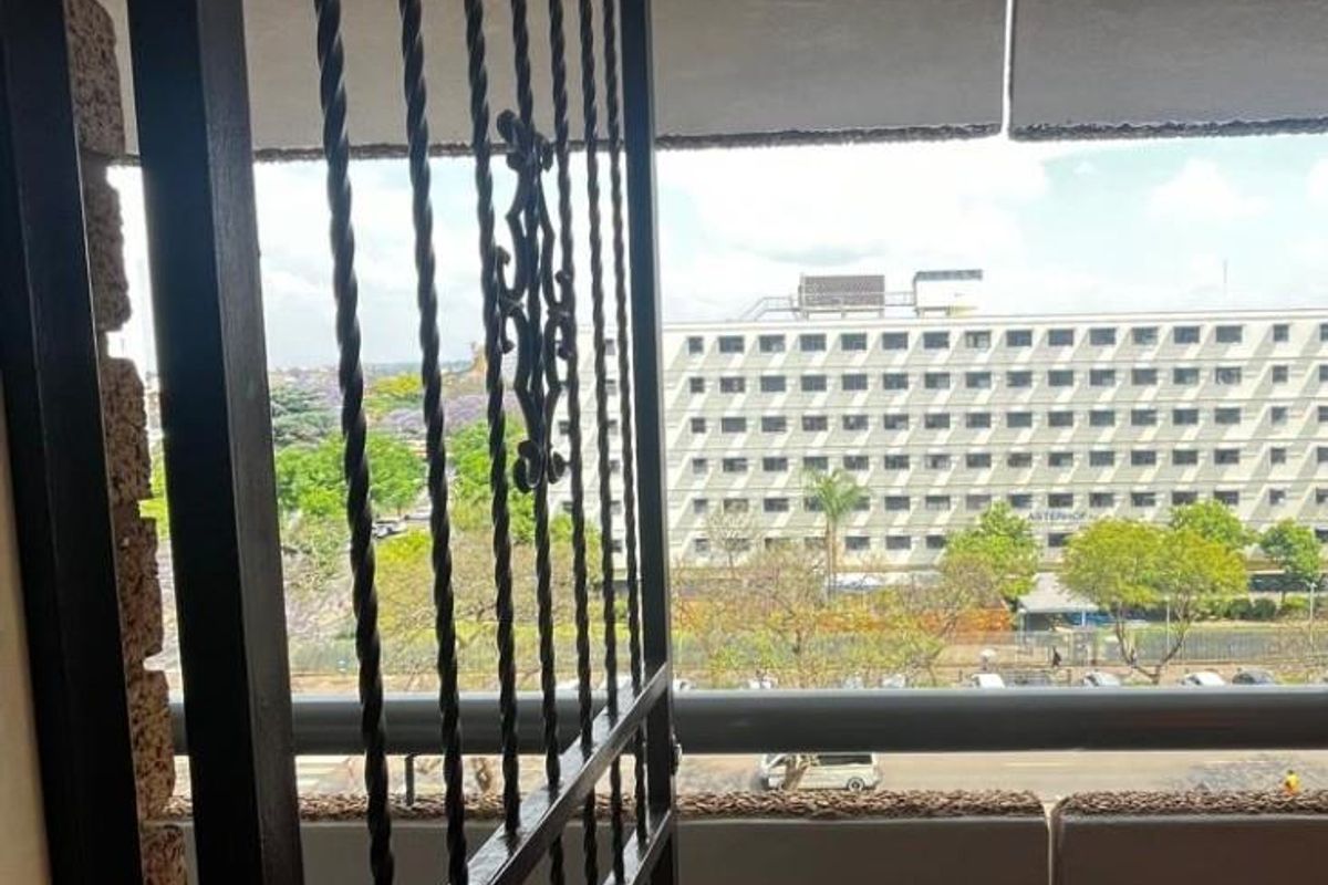 ! ! ! CALLING ALL INVESTORS ! ! !Student Apartment For Sale @ The Hatfield Square in Pretoria - Photo 2