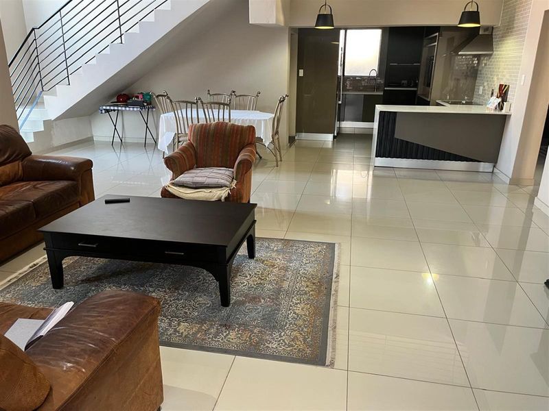 4 Bedroom House For Sale in Theresapark, Akasia - Photo 8