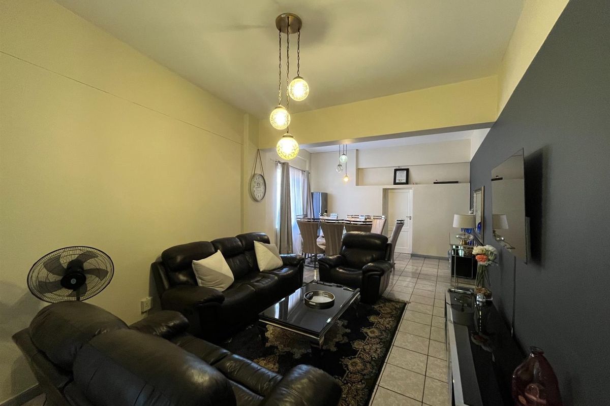 Apartment For Sale in Cyrildene, Johannesburg - Photo 3