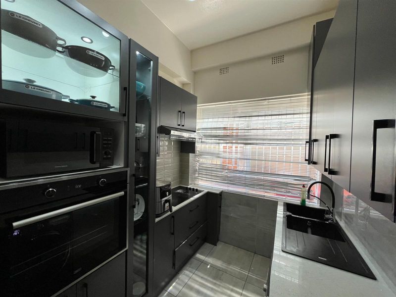 Apartment For Sale in Cyrildene, Johannesburg - Photo 7