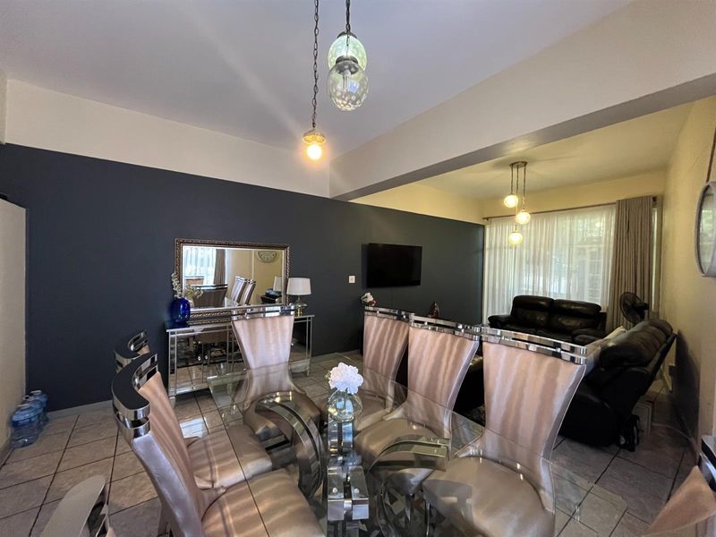 Apartment For Sale in Cyrildene, Johannesburg - Photo 6