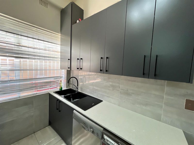 Apartment For Sale in Cyrildene, Johannesburg - Photo 9