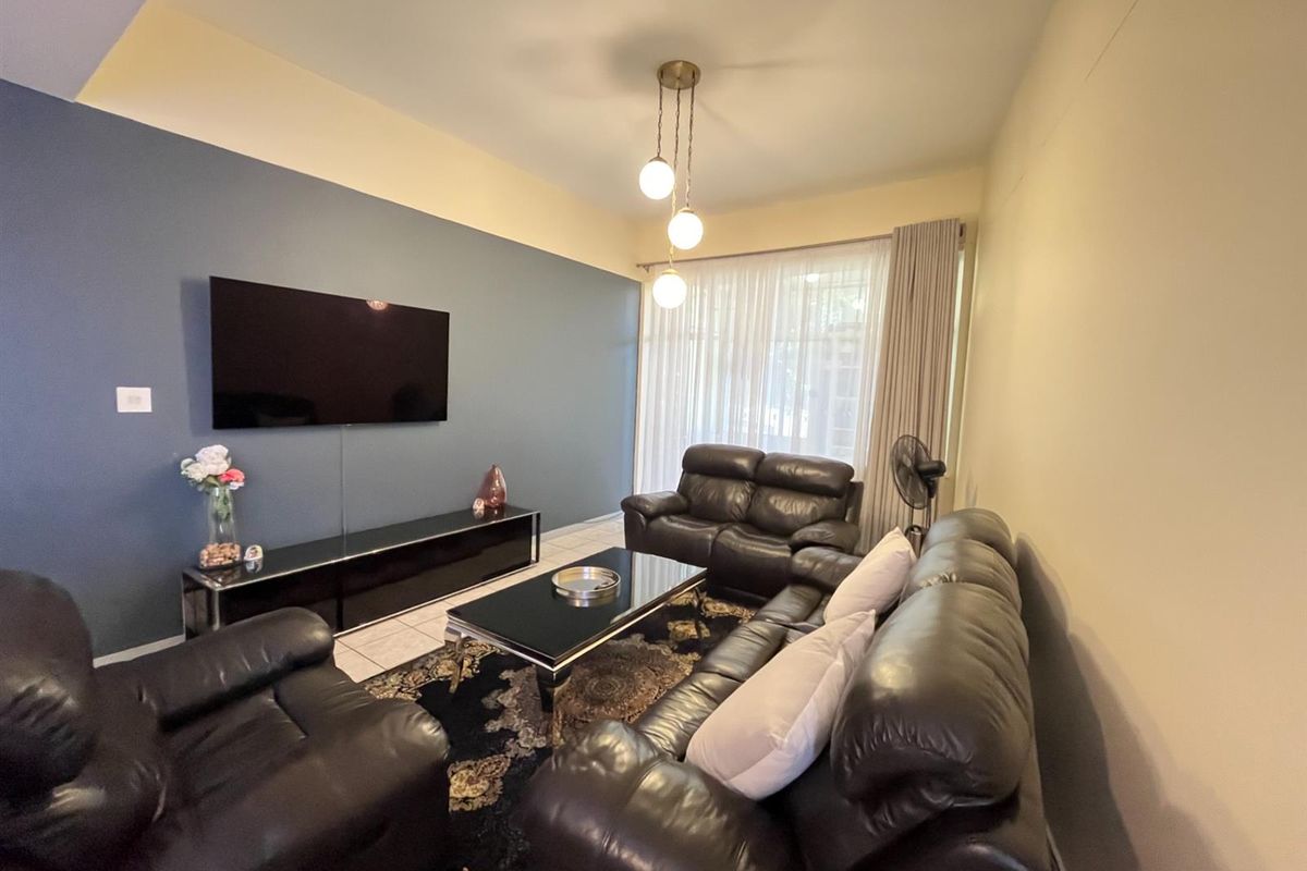 Apartment For Sale in Cyrildene, Johannesburg - Photo 4