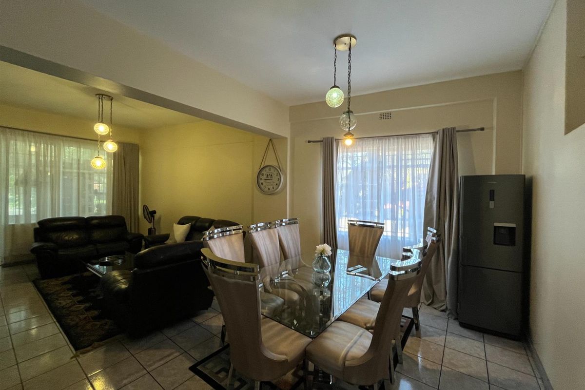 Apartment For Sale in Cyrildene, Johannesburg - Photo 5