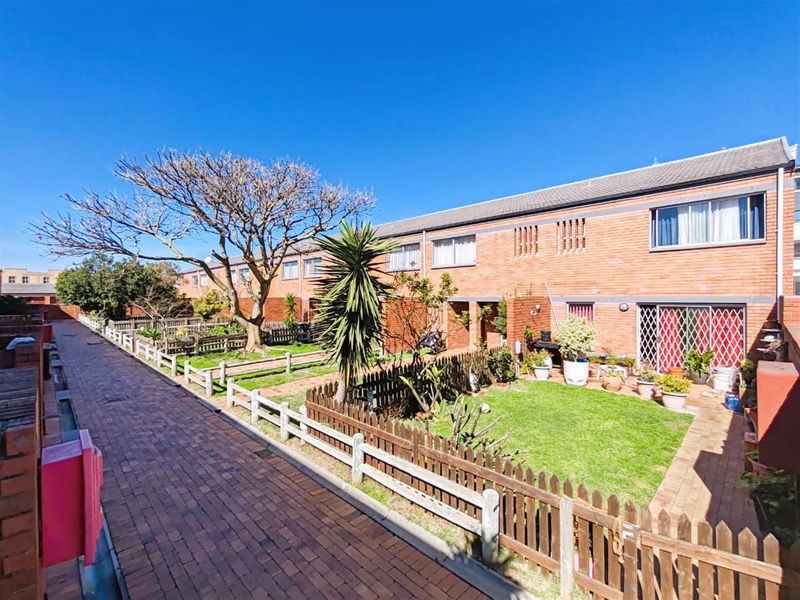 Apartment Block For Sale in Milnerton Central, Milnerton - Photo 1