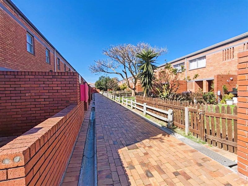 Apartment Block For Sale in Milnerton Central, Milnerton - Photo 4
