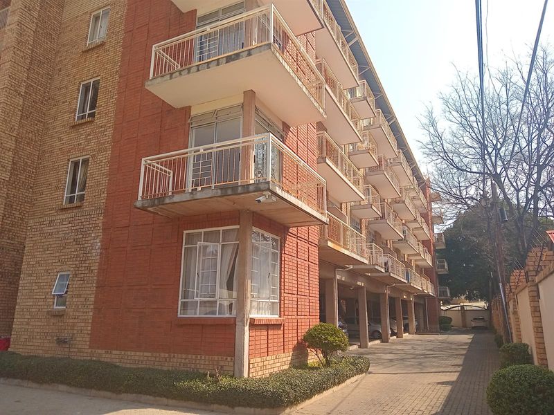 SPACIOUS Extended Loft Unit available at Hillcrest Boulevard II - Photo 3