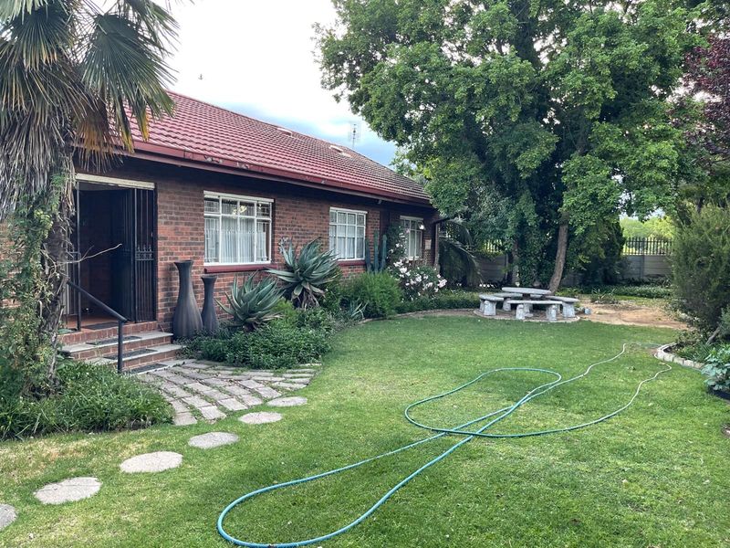 Located in a Good Area and Great for Investment! - Photo 10