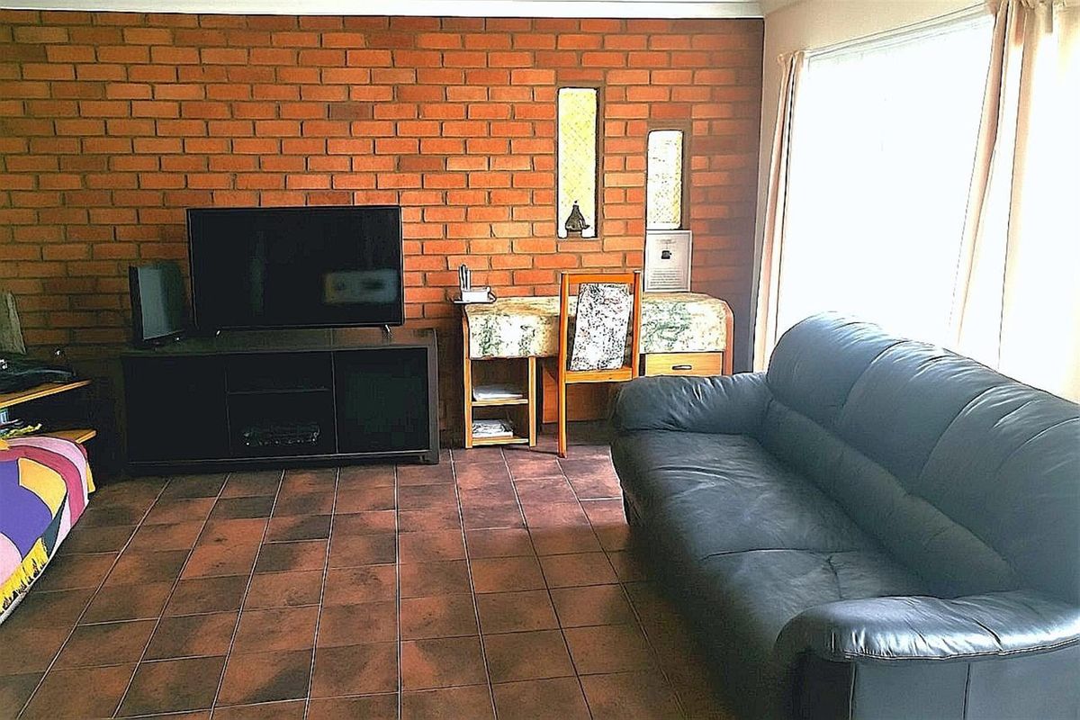 Smart buyers take note. Well Priced. Home Opportunity - Photo 3