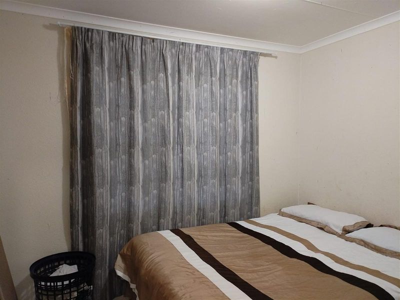 Modern Family Living in Soshanguve VV Ext 14, Where Comfort Meets Space and Community - Photo 7