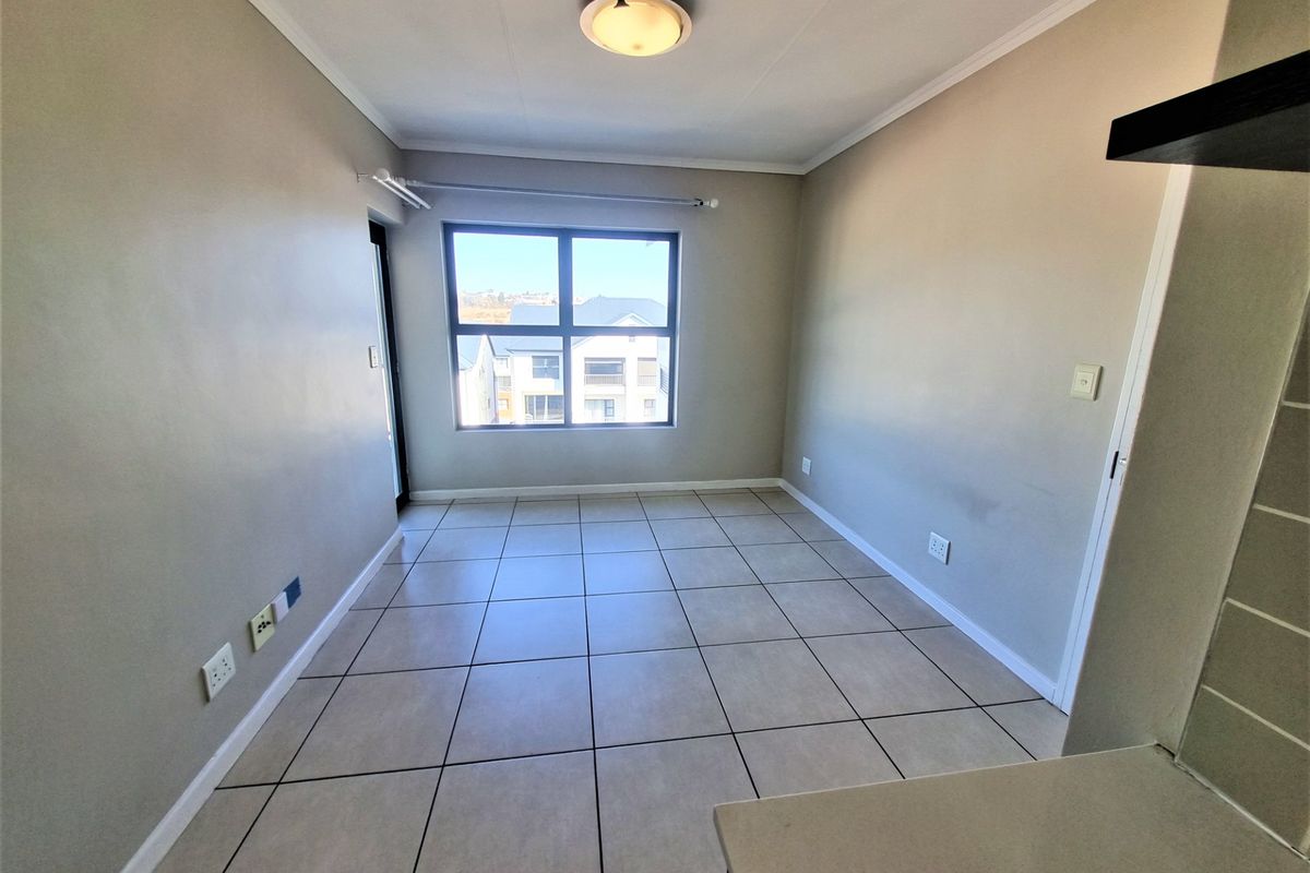 Apartment To Rent in Olivedale, Randburg - Photo 4