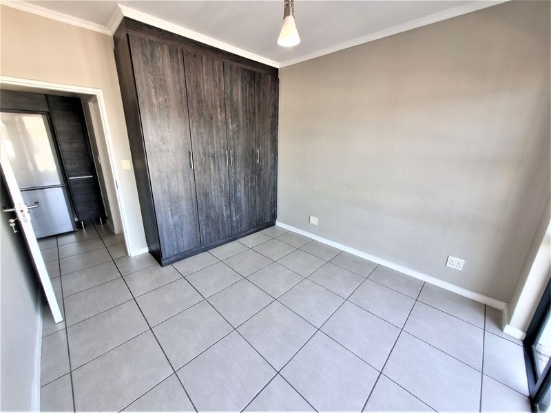 Apartment To Rent in Olivedale, Randburg - Photo 10