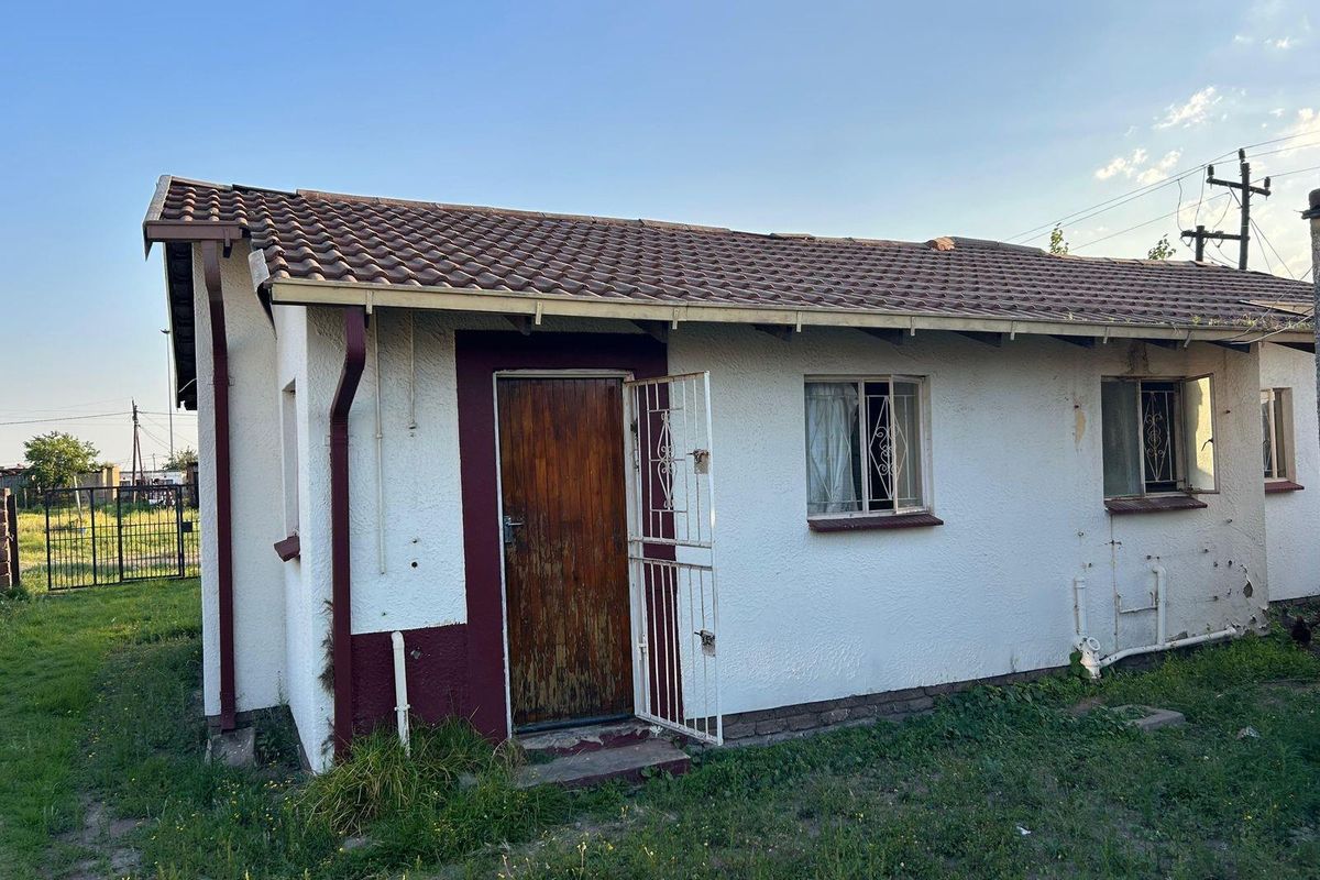 House For Sale in Osizweni, Newcastle, KwaZulu Natal - Photo 4