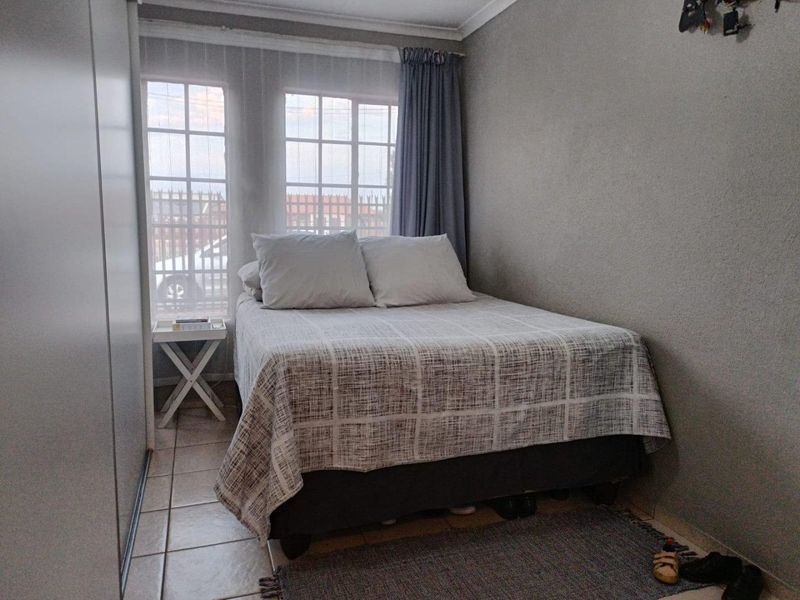 3 Bedroom House For Sale in Nellmapius, Pretoria - Photo 10