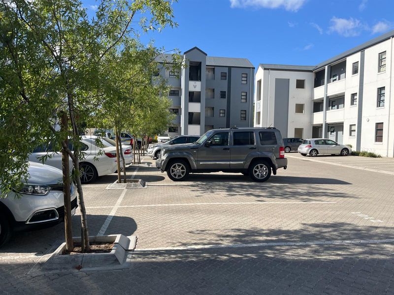 Apartment For Sale in Aan de Wijnlanden, Stellenbosch - Photo 2