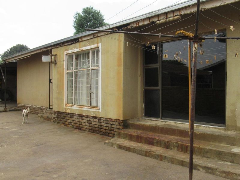 House For Sale in Eldorado Park Soweto Gauteng - Photo 2