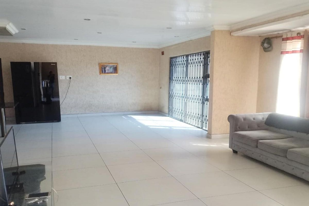 House For Sale in Eldorado Park Soweto Gauteng - Photo 3