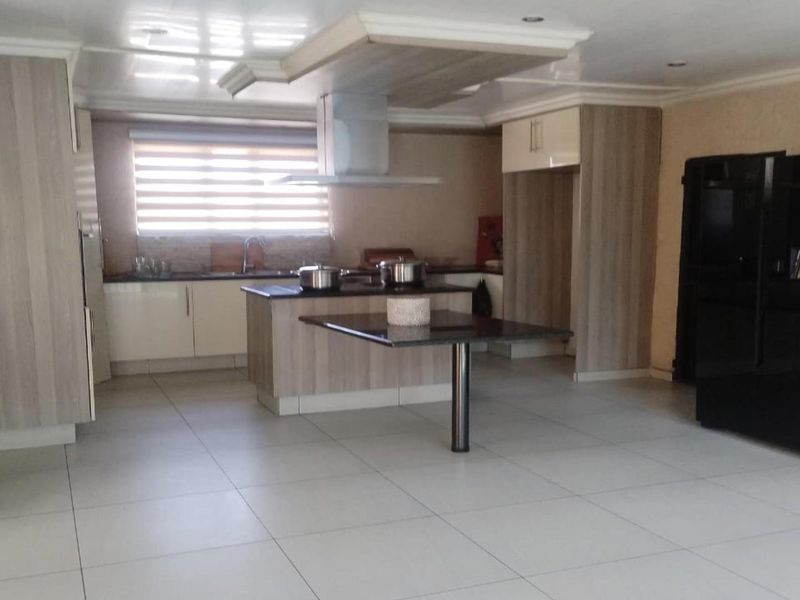 House For Sale in Eldorado Park Soweto Gauteng - Photo 5