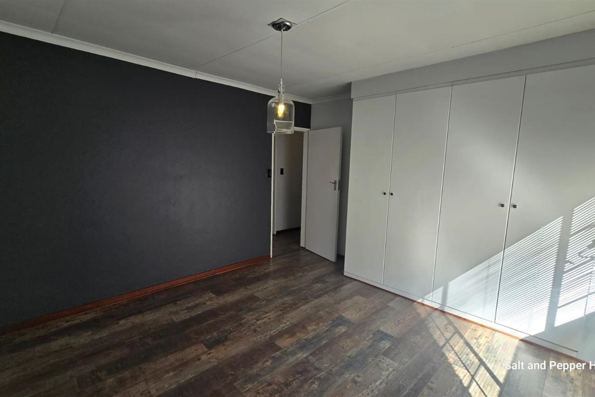 Beautiful 2 Bedroom Townhouse For Sale in Annlin, Pretoria - Photo 4
